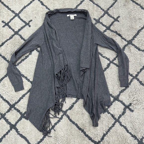 the impeccable pig - Gray Lightweight cardigan w/ fringe - Excellent condition - Picture 1 of 2
